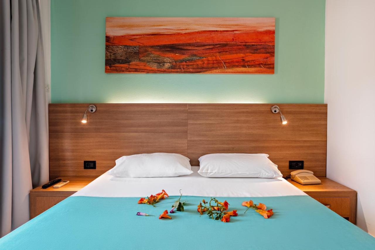 Hotel Pavlou Poros Town Eksteriør billede