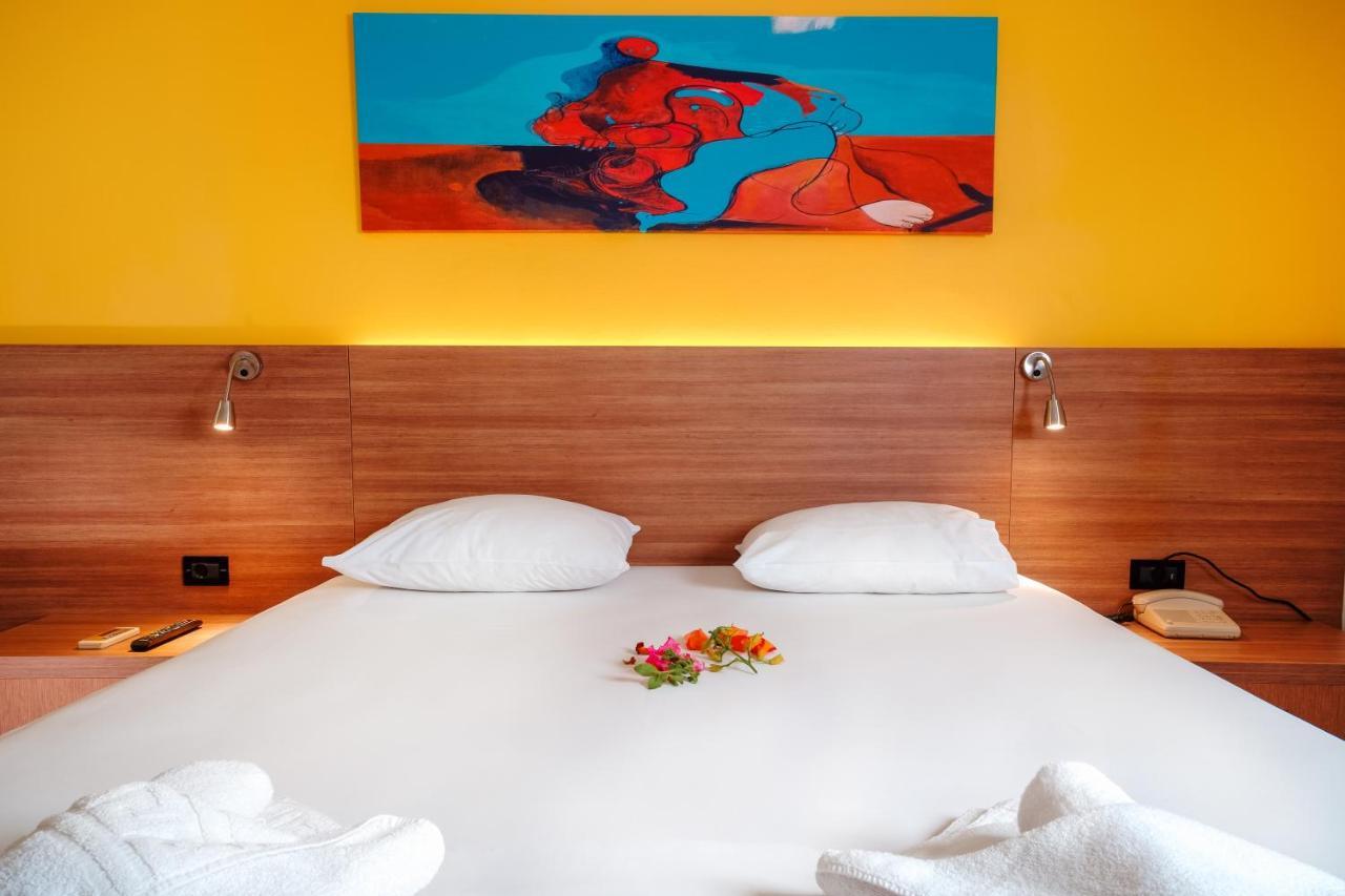 Hotel Pavlou Poros Town Eksteriør billede