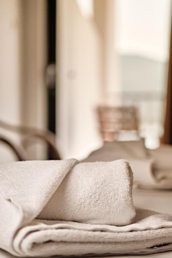 Hotel Pavlou Poros Town Eksteriør billede