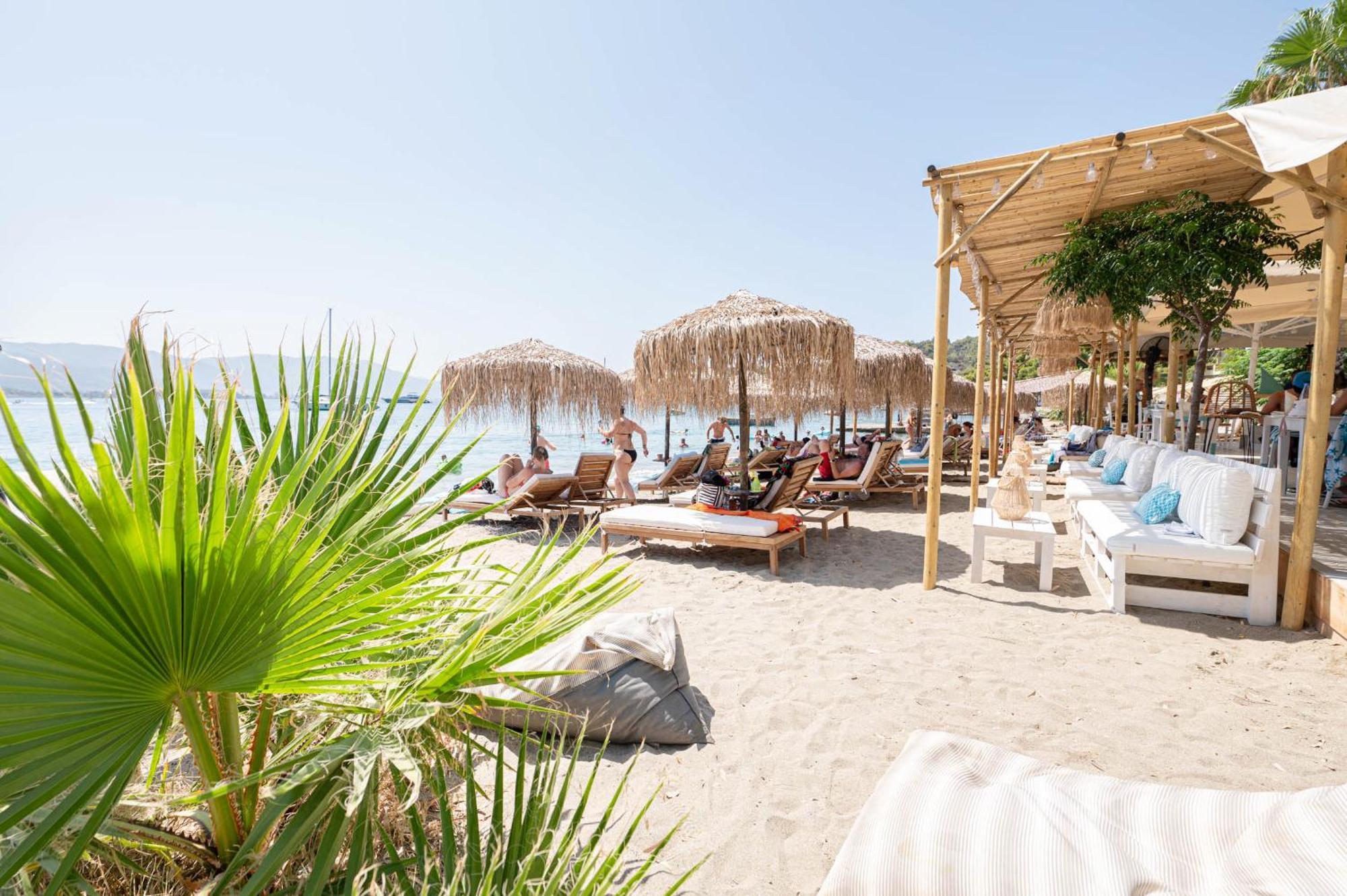 Hotel Pavlou Poros Town Eksteriør billede