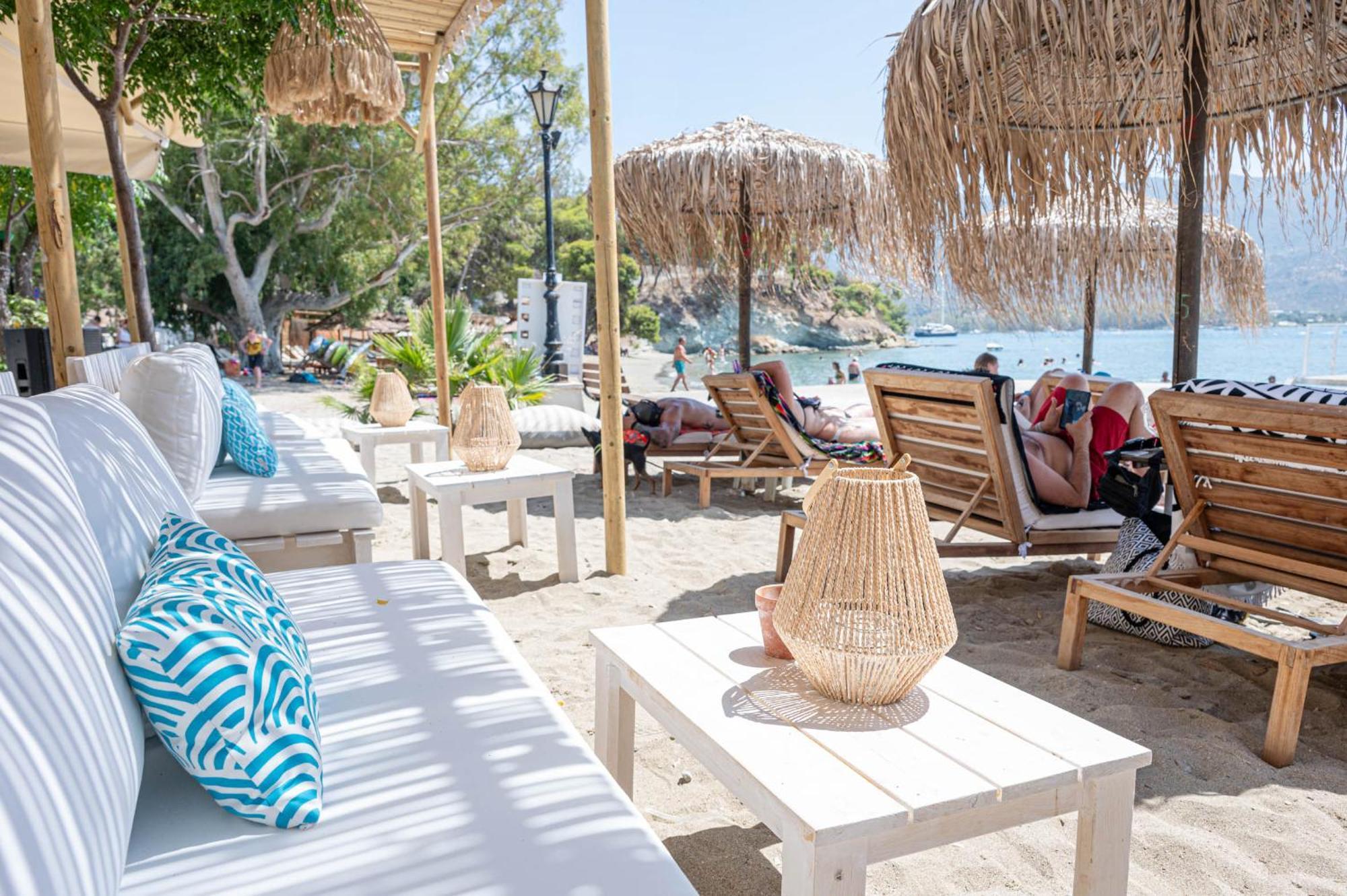 Hotel Pavlou Poros Town Eksteriør billede